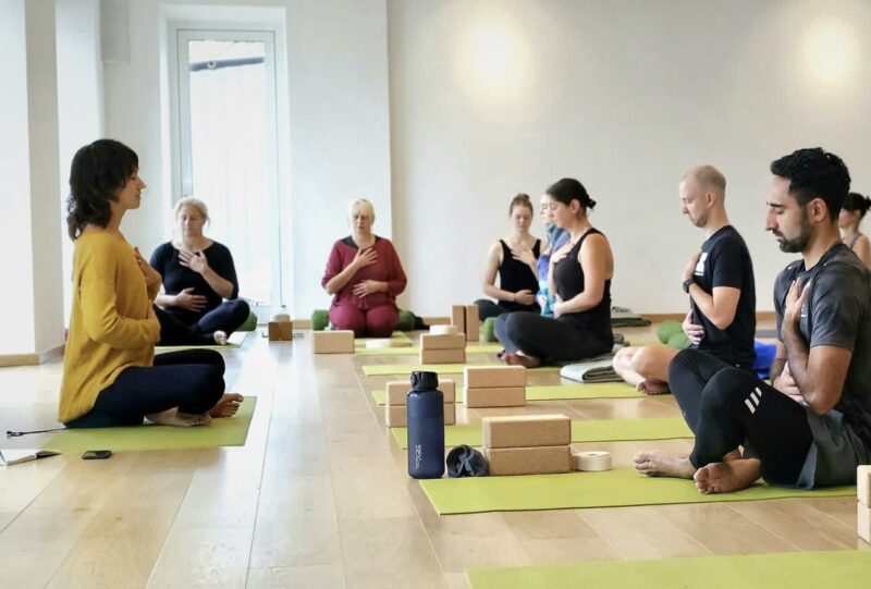 Yoga im StrandHotel